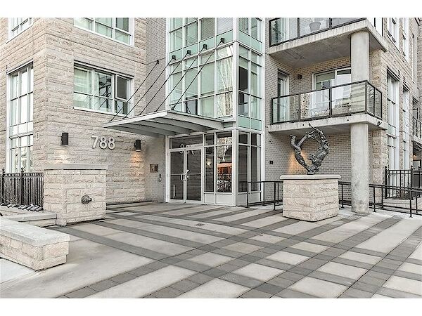 Calgary 2 bedrooms Condo Unit for rent. Property photo: 588567-2