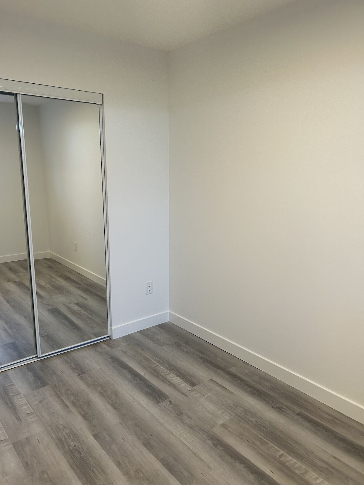 Calgary 1 bedroom Basement for rent. Property photo: 588657-1