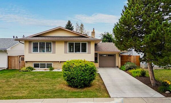 Calgary 3 bedrooms House for rent. Property photo: 588880-2