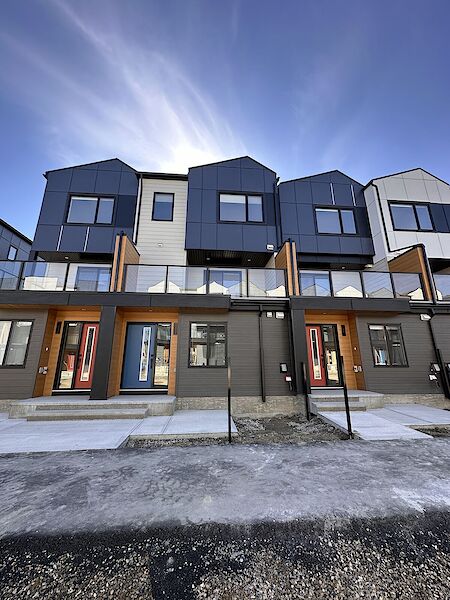 Calgary 4 bedrooms Townhouse for rent. Property photo: 589522-2