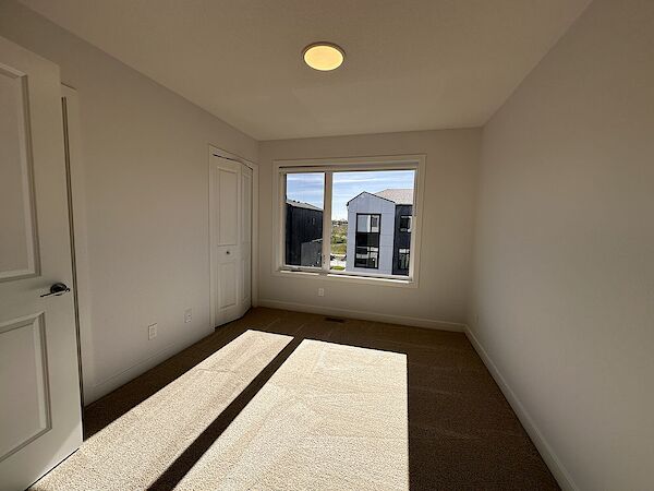 Calgary 4 bedrooms Townhouse for rent. Property photo: 589522-3