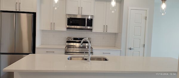 2 BED 2 BATH CONDO - UNDERGROUND PARKING-Storage Locker-October 2026 Rent Free