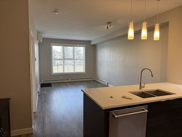 Calgary 1 bedroom Condo Unit for rent. Property photo: 590189-2