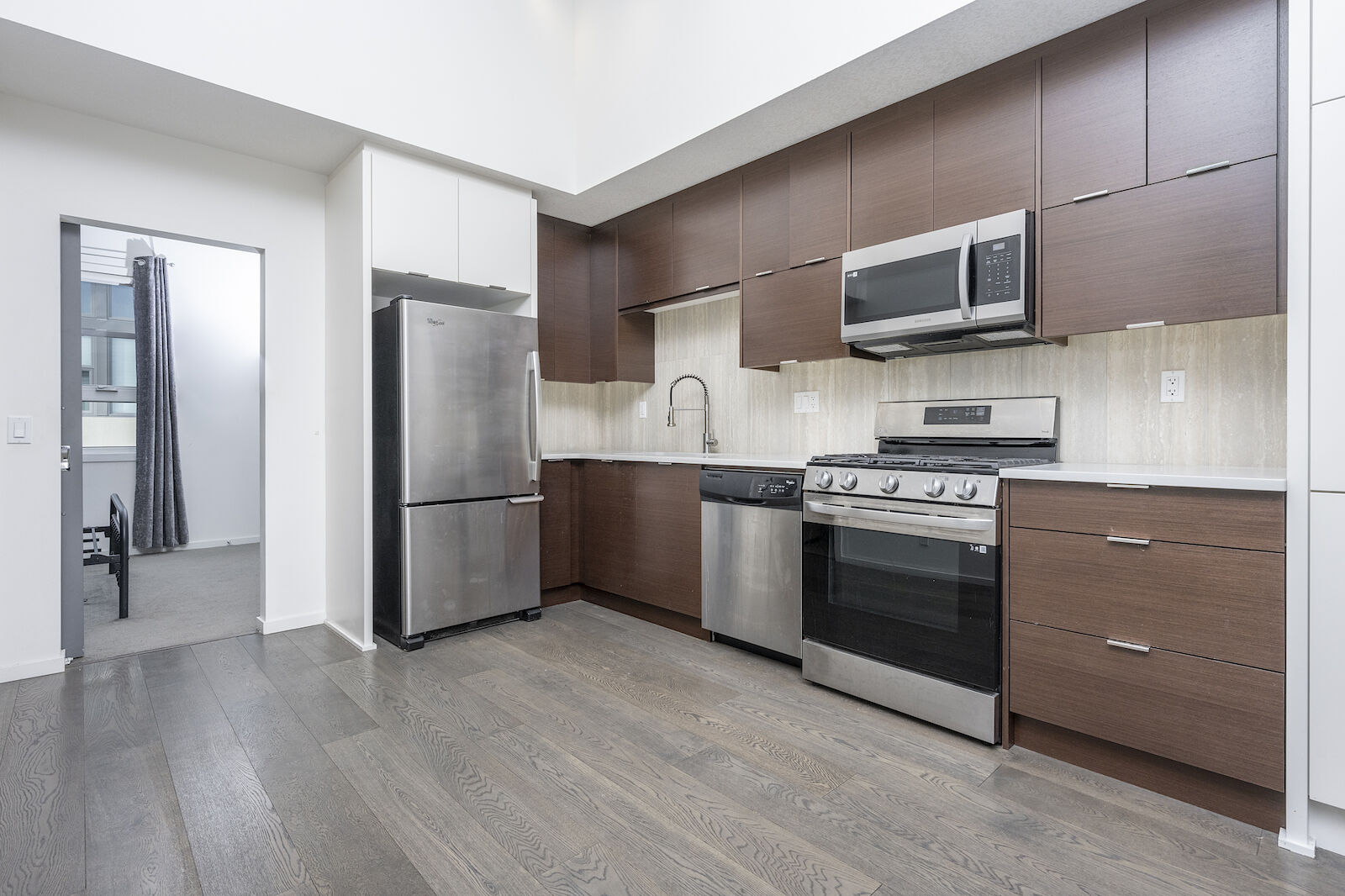 Calgary 1 bedroom Condo Unit for rent. Property photo: 590456-1