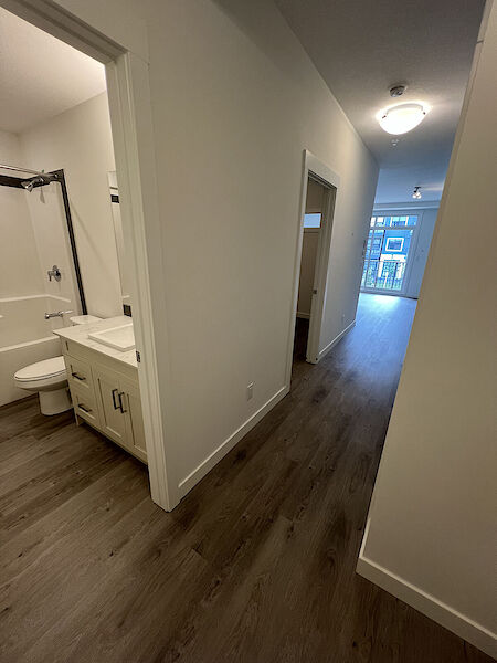 Calgary 1 bedroom Condo Unit for rent. Property photo: 590489-3