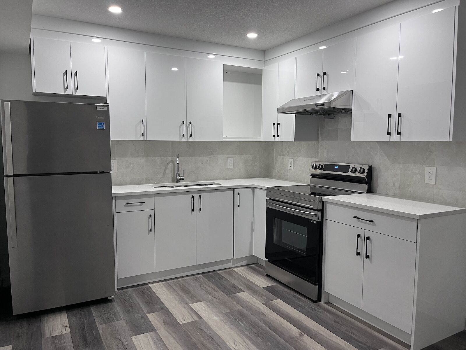 Calgary 2 bedrooms Basement for rent. Property photo: 590567-1