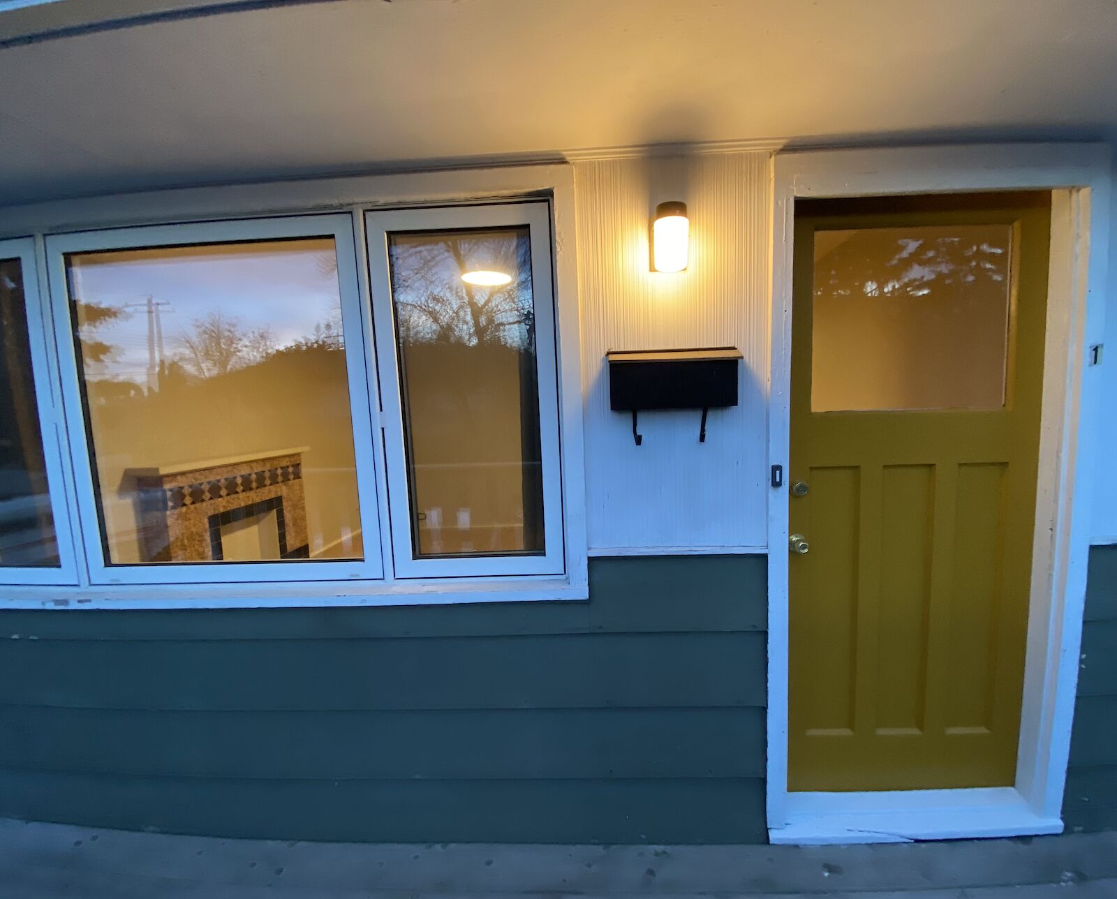 Calgary 1 bedroom Duplex for rent. Property photo: 590833-1