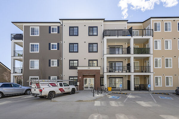 Calgary 2 bedrooms Condo Unit for rent. Property photo: 590940-2