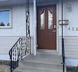 Mins to Brentwood C-Train and U of C, Main Floor 2 Bedrooms Suite