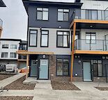 Modern Luxury Townhome, 3 bed, 2.5 baths!