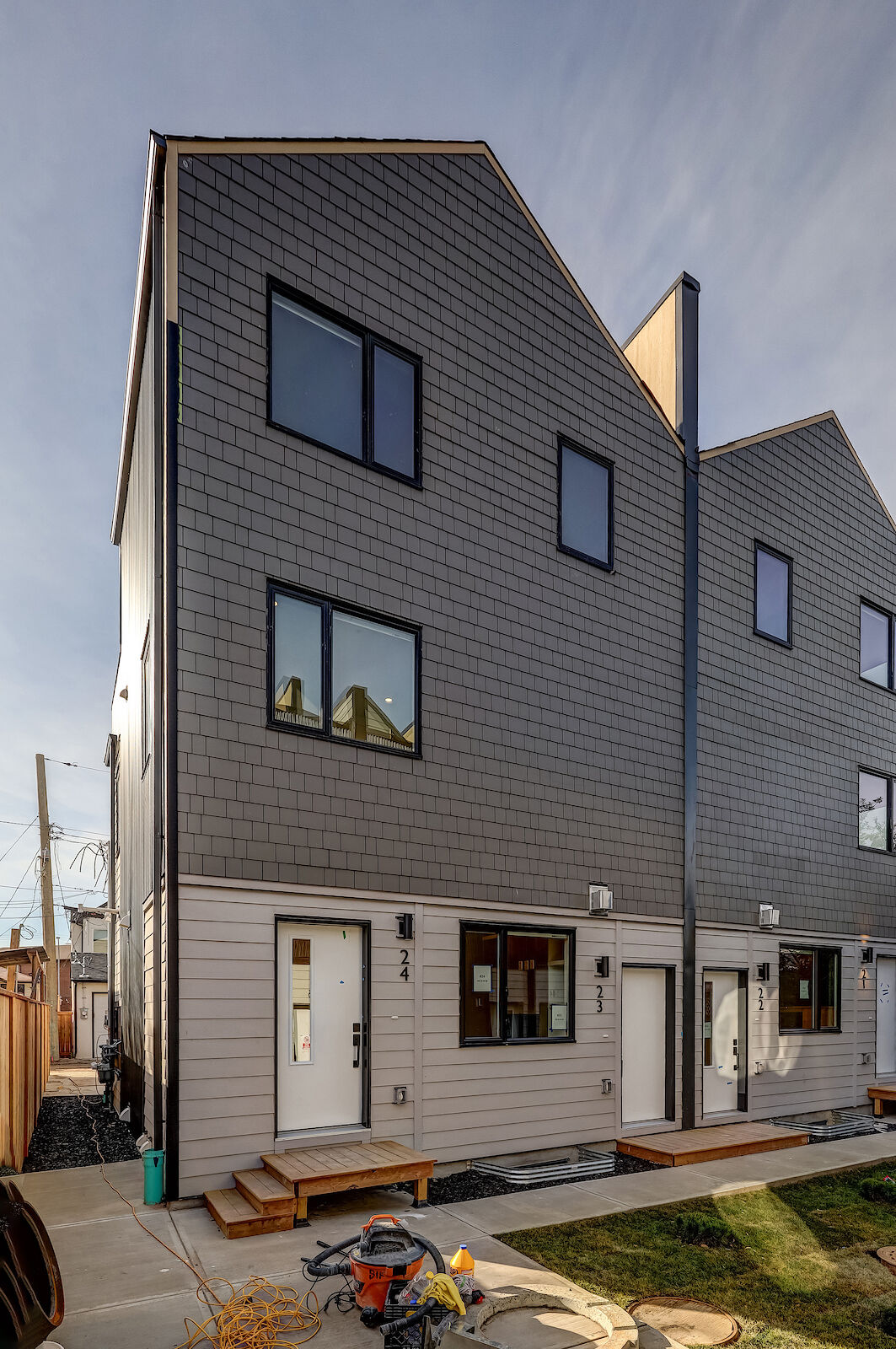 Calgary 3 bedrooms Townhouse for rent. Property photo: 591336-1