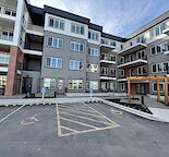 Brand New 2 bed / 2 Bath Unit plus den in wolf Hollow