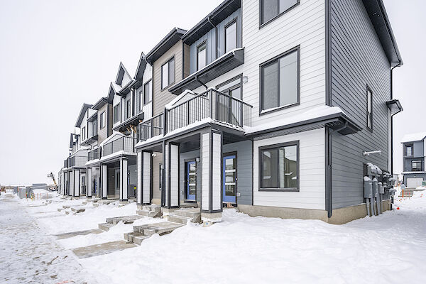 Calgary 3 + Den bedrooms Townhouse for rent. Property photo: 591500-2