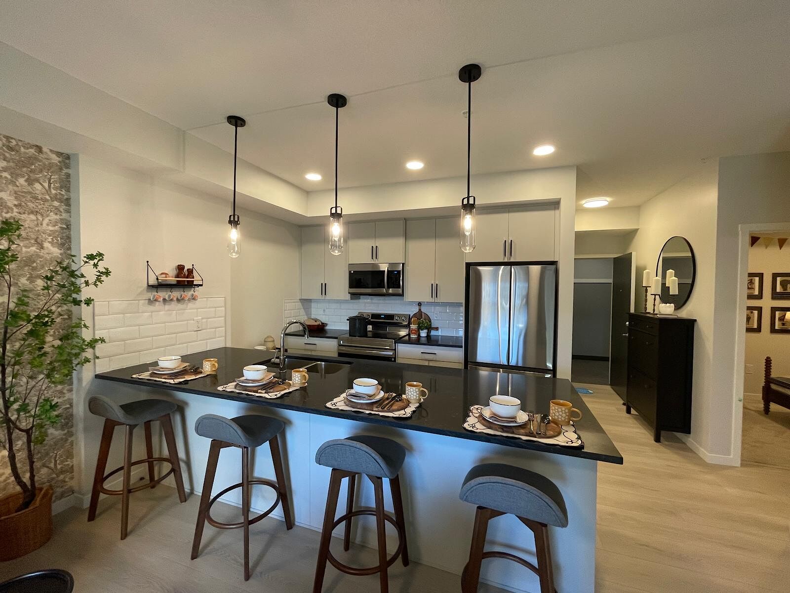 Calgary 2 bedrooms Condo Unit for rent. Property photo: 591698-1