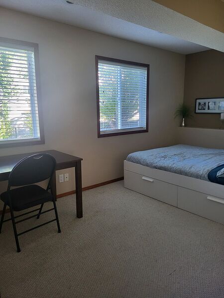 Room for rent in Calgary NW