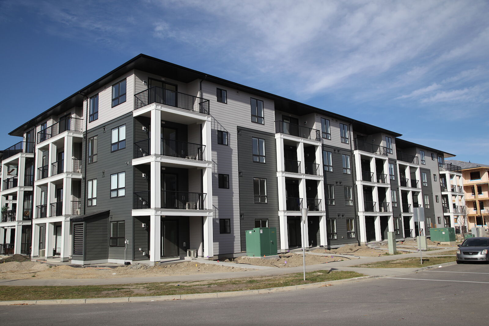 Calgary 3 bedrooms Condo Unit for rent. Property photo: 591720-1