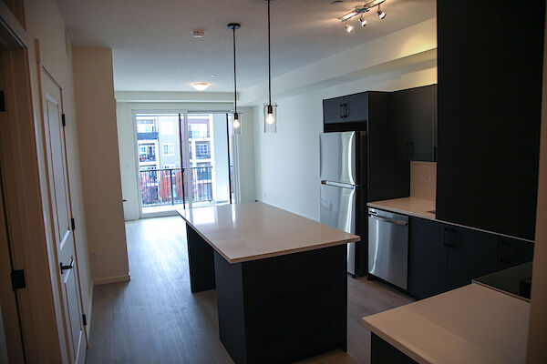 Calgary 3 bedrooms Condo Unit for rent. Property photo: 591720-2