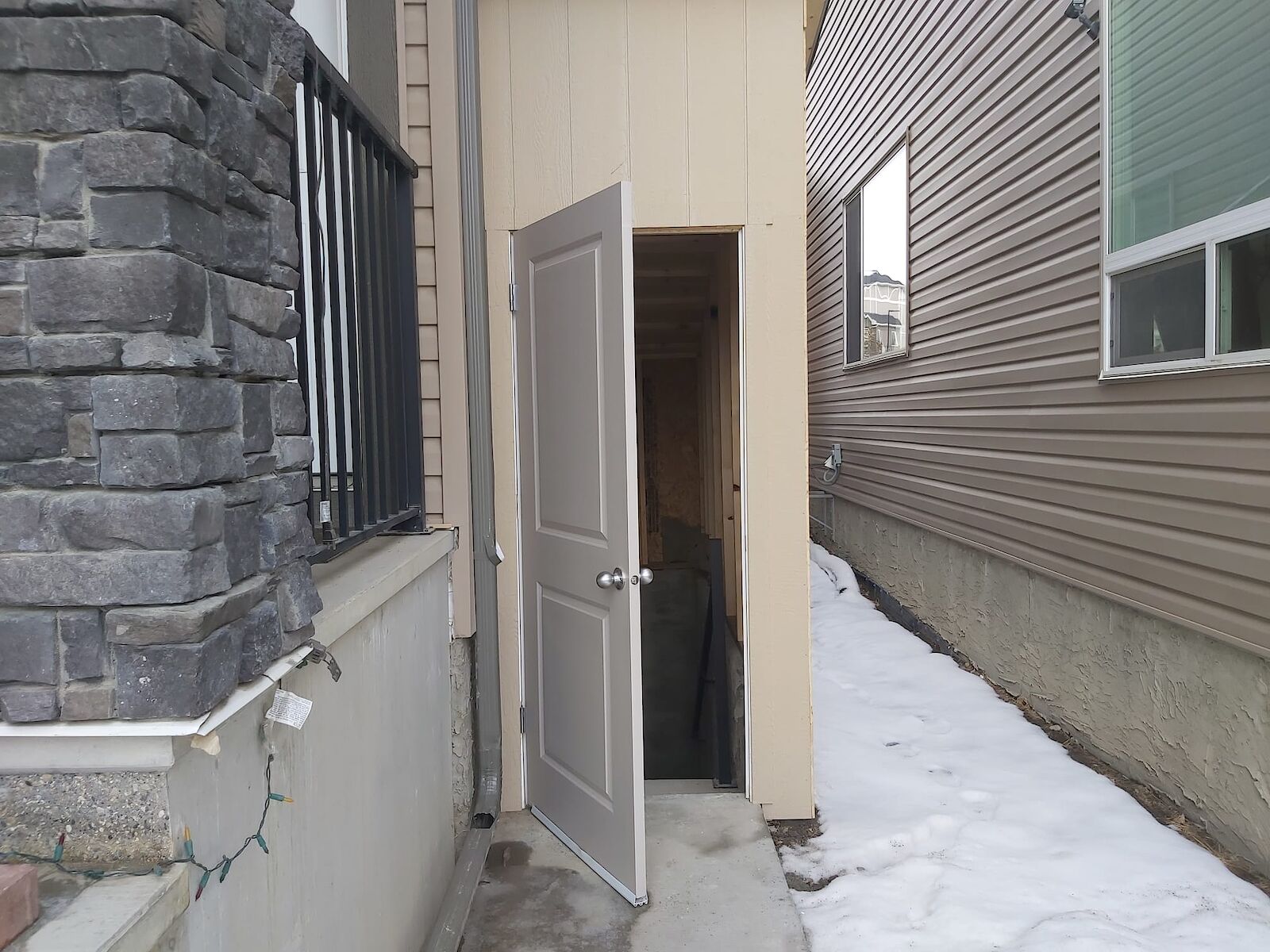 Calgary 2 bedrooms Basement for rent. Property photo: 591789-1