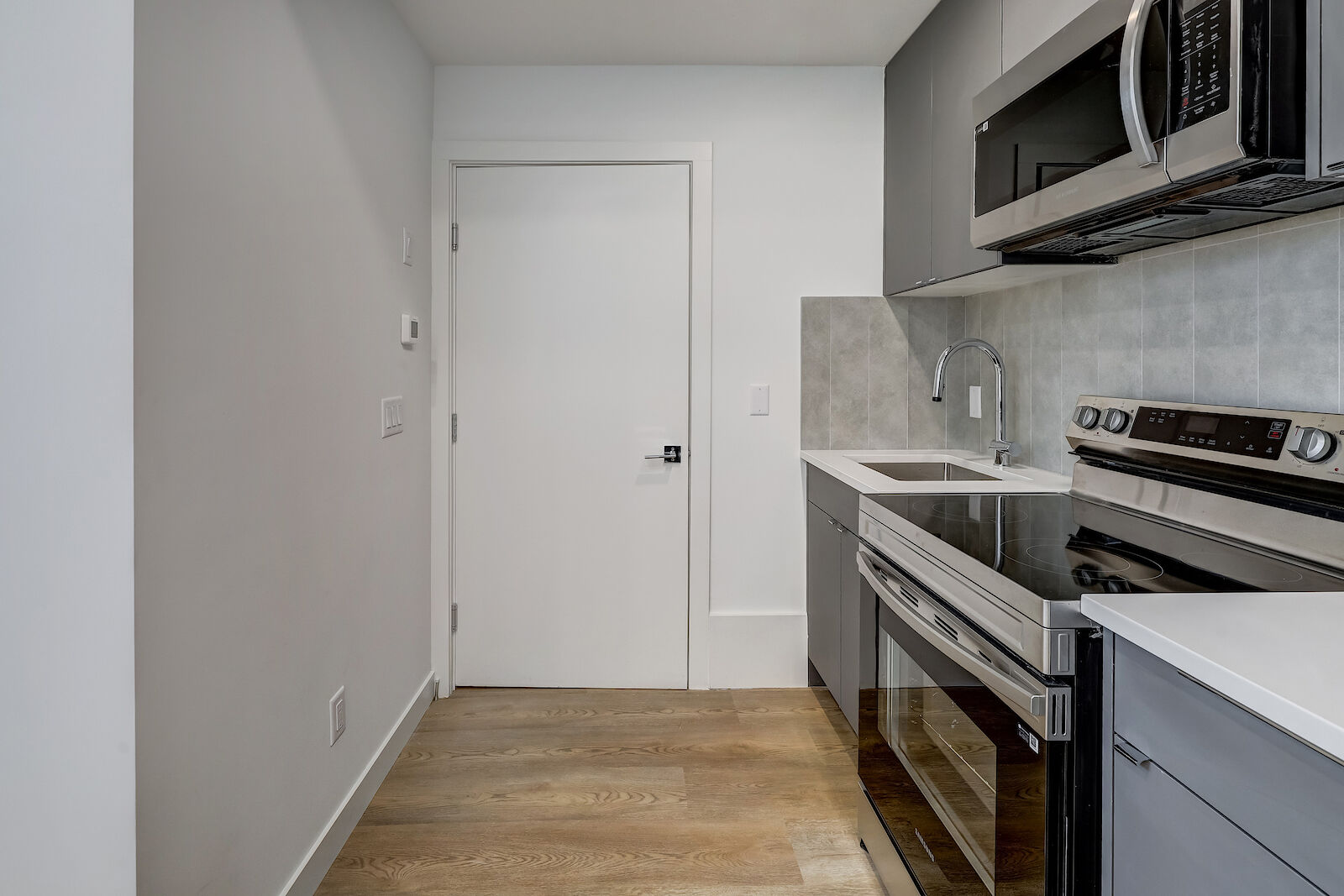 Calgary 1 bedroom Basement for rent. Property photo: 591891-1