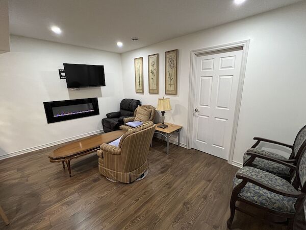 Calgary 2 + Den bedrooms Basement for rent. Property photo: 591965-3