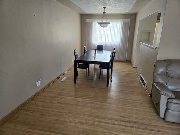 Calgary 6 bedrooms Room For Rent for rent. Property photo: 592233-3