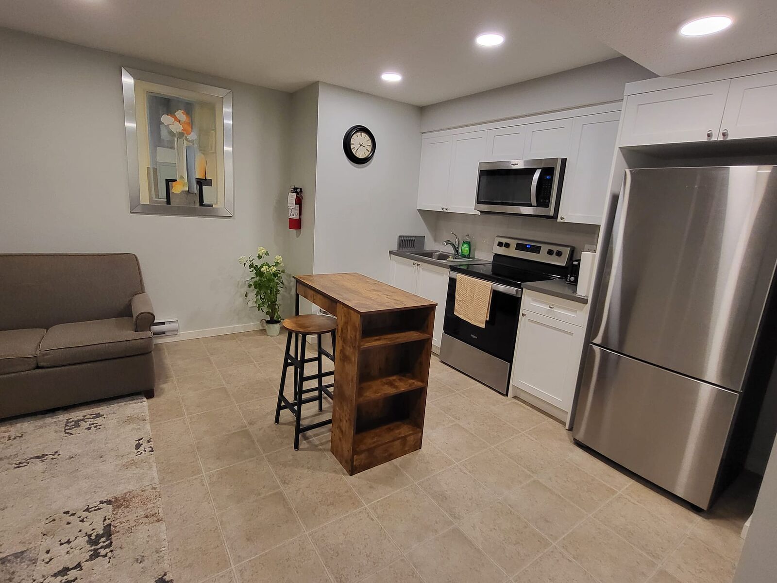 Calgary 1 bedroom Basement for rent. Property photo: 592527-1