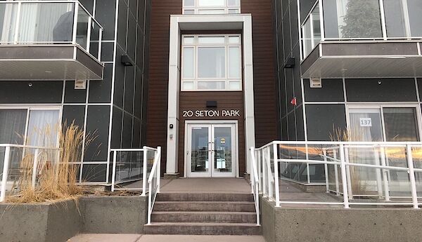 Calgary 1 bedroom Condo Unit for rent. Property photo: 592560-2