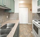 2 Bed 1 bath condo in Thorncliffe