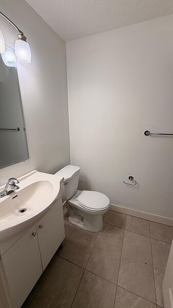 Calgary 2 bedrooms Basement for rent. Property photo: 592992-3