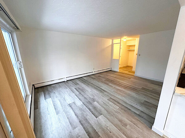 Calgary 1 bedroom Apartment for rent. Property photo: 593306-2