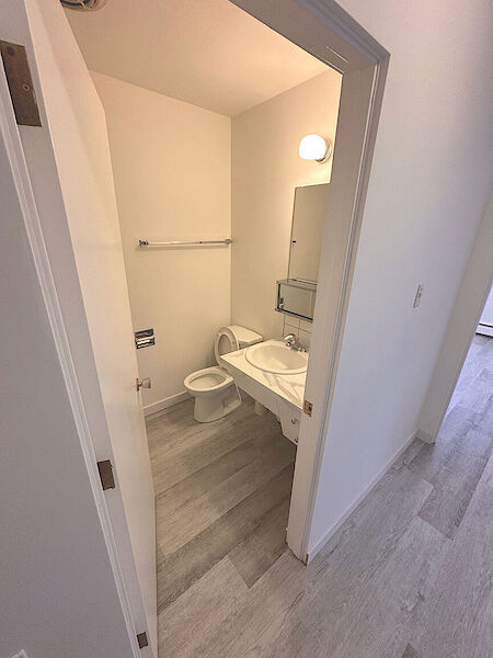 Calgary 1 bedroom Apartment for rent. Property photo: 593306-3