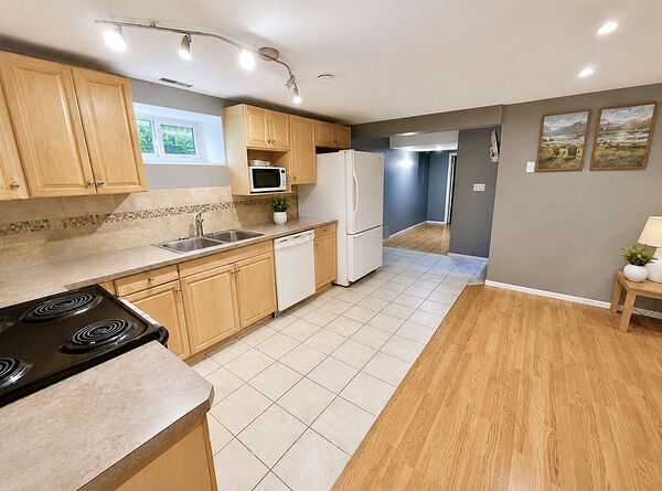 Calgary 1 bedroom Basement for rent. Property photo: 593390-2