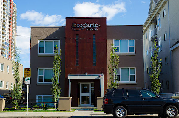 Calgary studio Apartment for rent. Property photo: 593497-2
