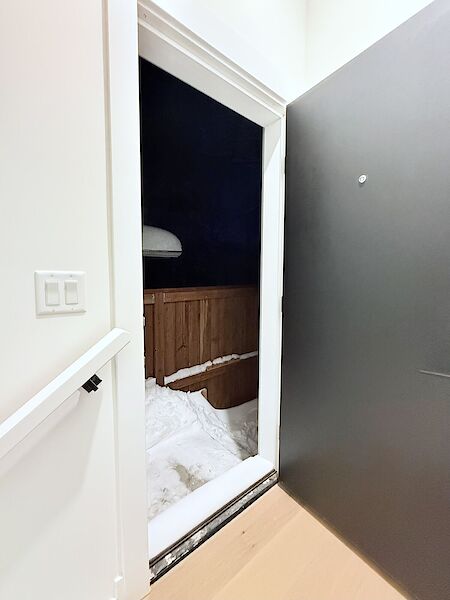 Calgary 2 bedrooms Basement for rent. Property photo: 593650-2