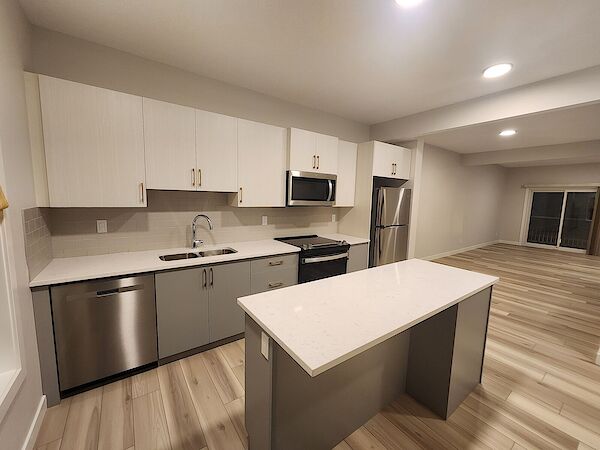 Brand NEW, Luxuary duble car, Townhouse in prestise neibourhood of Tuscany