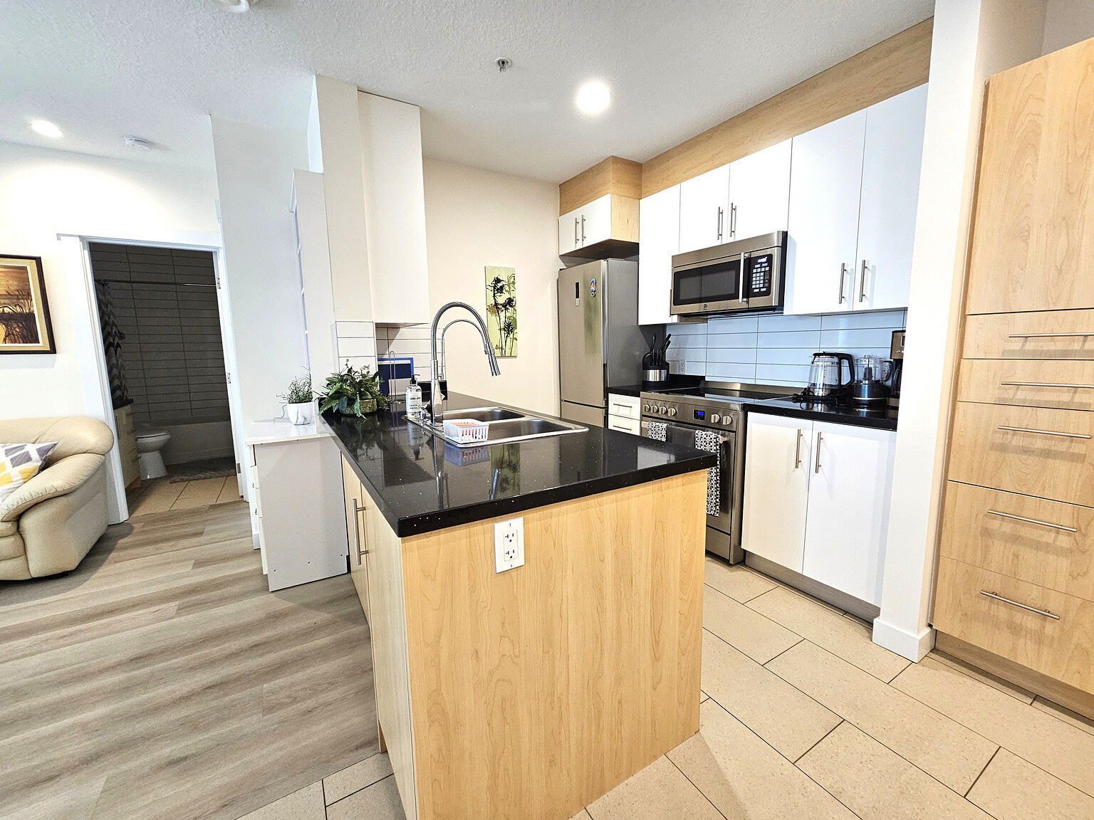 Calgary 1 bedrooms Apartment for rent. Property photo: 594445-1