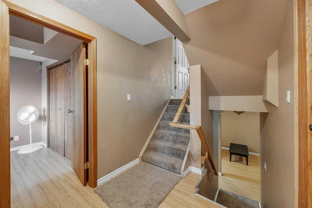 Calgary 2 bedrooms Basement for rent. Property photo: 594880-1