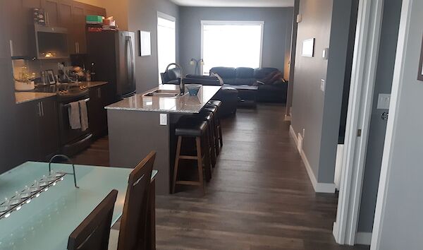 Calgary 3 bedrooms Townhouse for rent. Property photo: 594928-2
