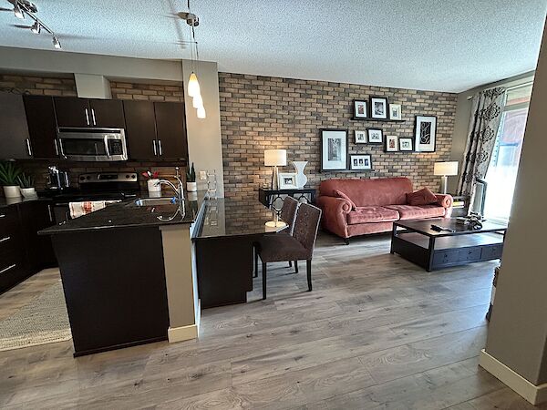 Calgary 1 bedroom Condo Unit for rent. Property photo: 595561-3