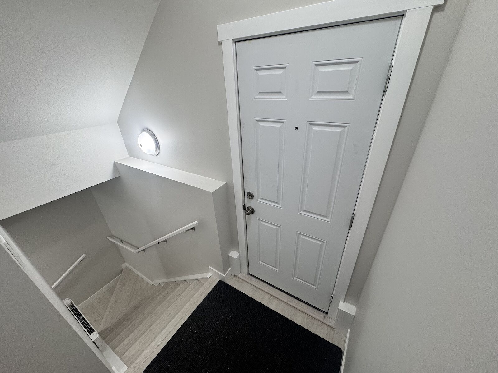Calgary 2 bedrooms Basement for rent. Property photo: 595630-1