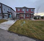 Duplex Available for Rent in Wolf Willow (4Bed/3.5Wash, 2 Car Garage)