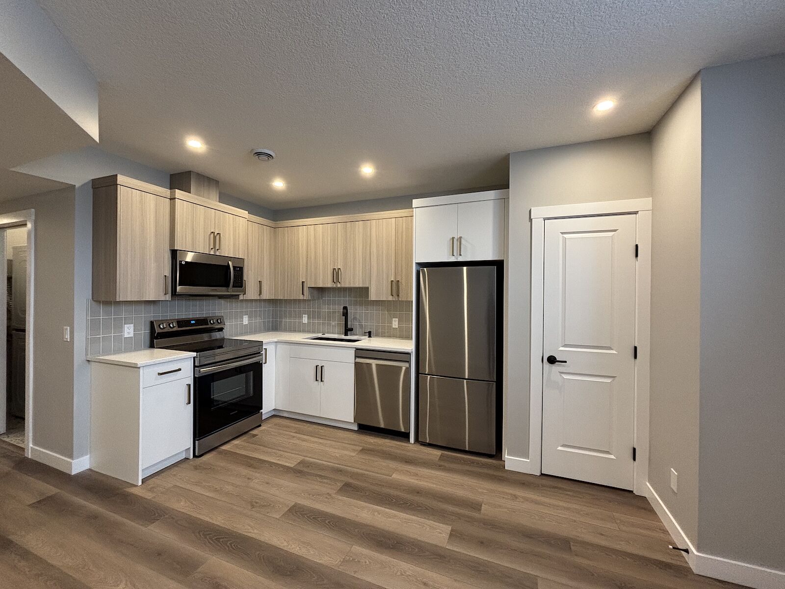 Calgary 1 bedroom Basement for rent. Property photo: 596228-1
