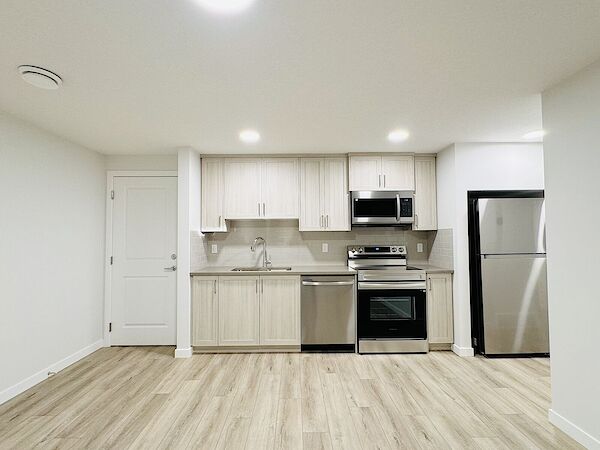 Calgary 2 bedrooms Basement for rent. Property photo: 596438-2
