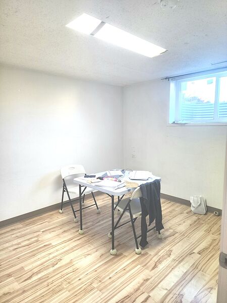 Calgary 3 bedrooms Basement for rent. Property photo: 596865-2
