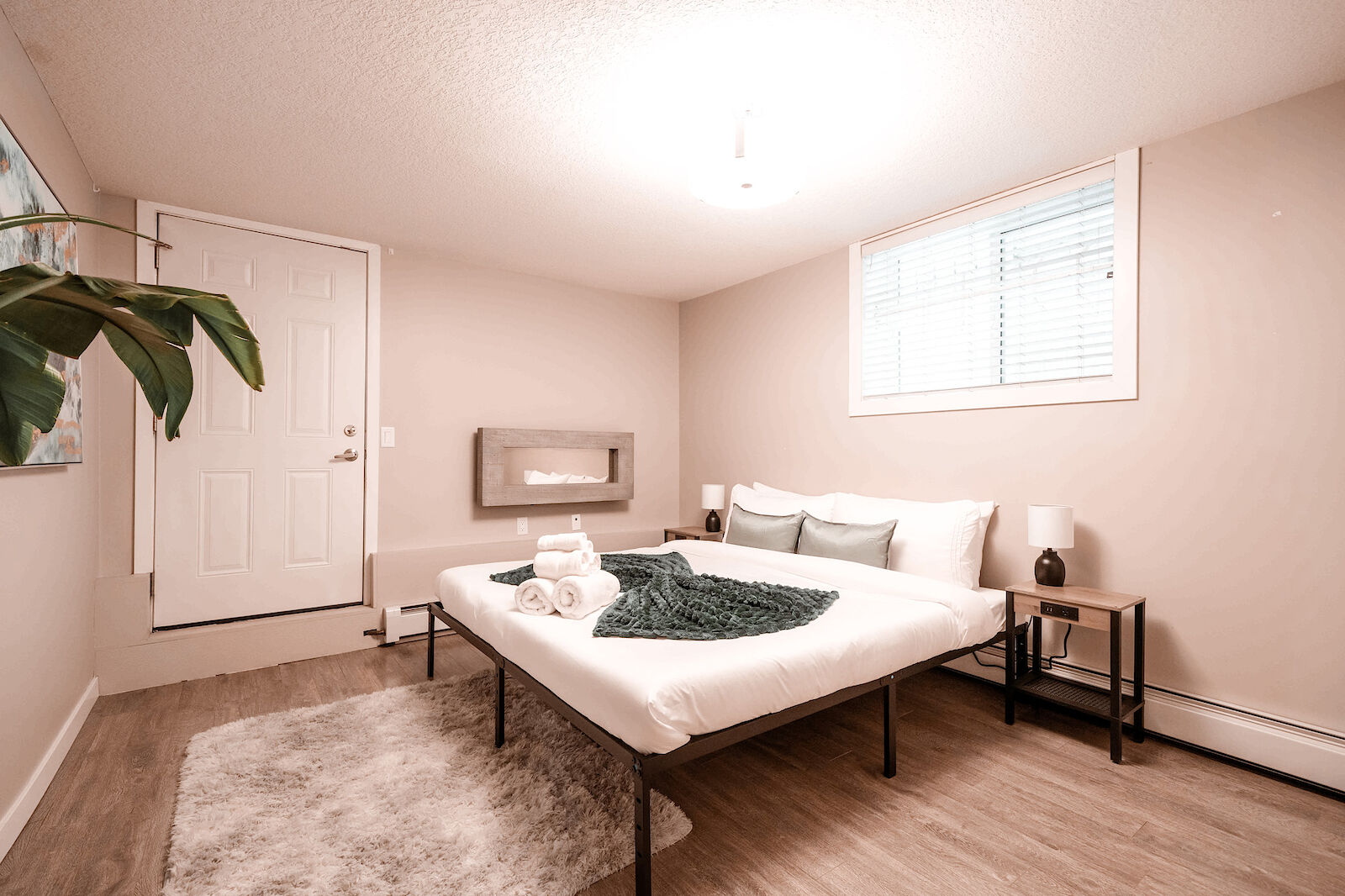 Calgary 1 bedroom Condo Unit for rent. Property photo: 596920-1