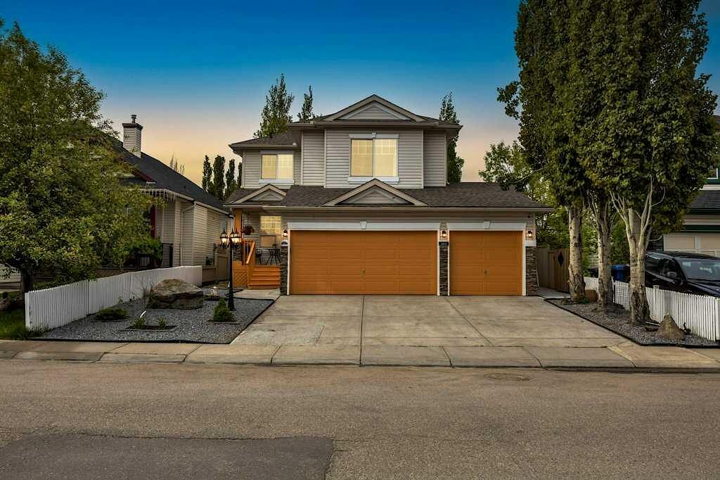 Chestermere Pet Friendly Townhouse For Rent | 3 bedroom plus 1 bedroom ...