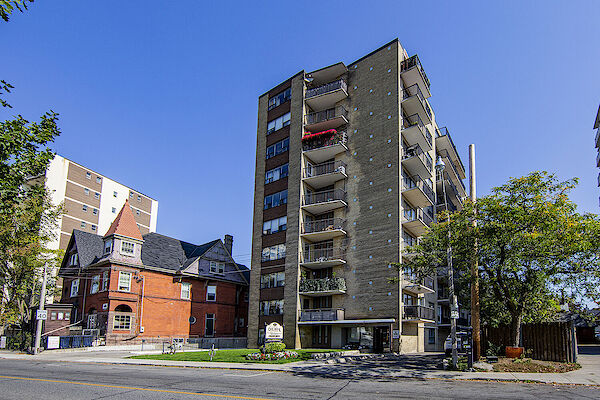 Toronto bachelor bedrooms Apartment for rent. Property photo: 597804-2
