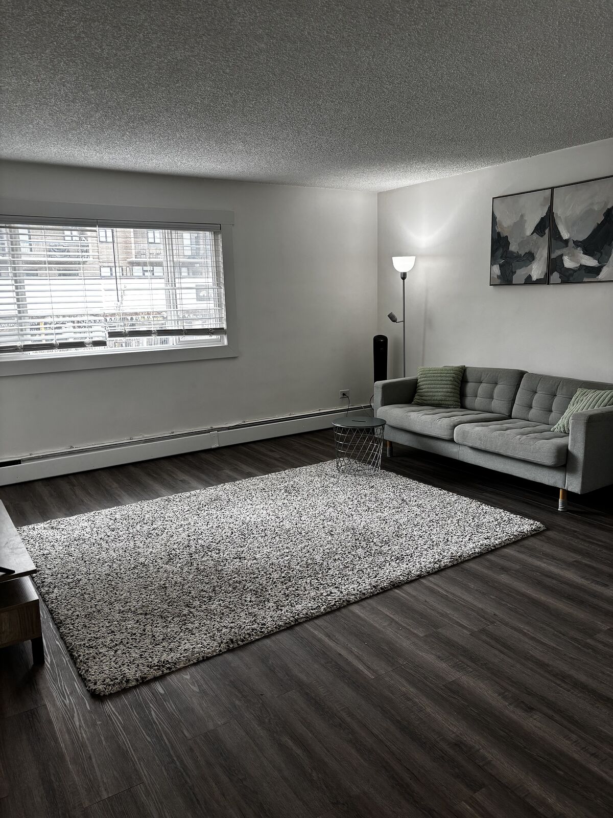 Calgary 1 bedroom Condo Unit for rent. Property photo: 598015-1