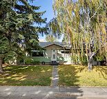 2 bedrooms and one office room main floor for rent in Acadia