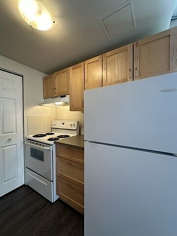 Calgary 2 bedrooms Condo Unit for rent. Property photo: 598842-3